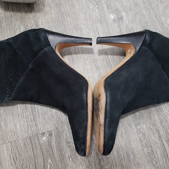 Oscar De La Renta Dafodil Suede Knee High Boots - Picture 3 of 11